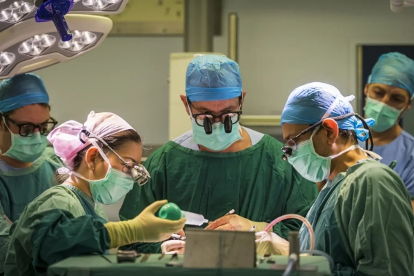 ezgif 3 586f6bba4f Dr Hunt performs Craniofacial Surgery at Sydney Children's Hospital - 3