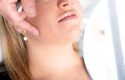 Neck lift consultation 01, Dr Hunr Sydney